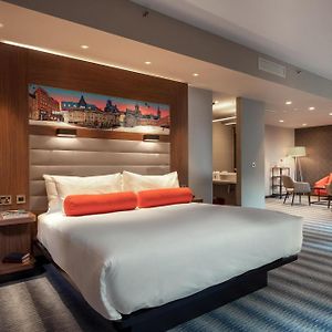 Urban Aloft Suite